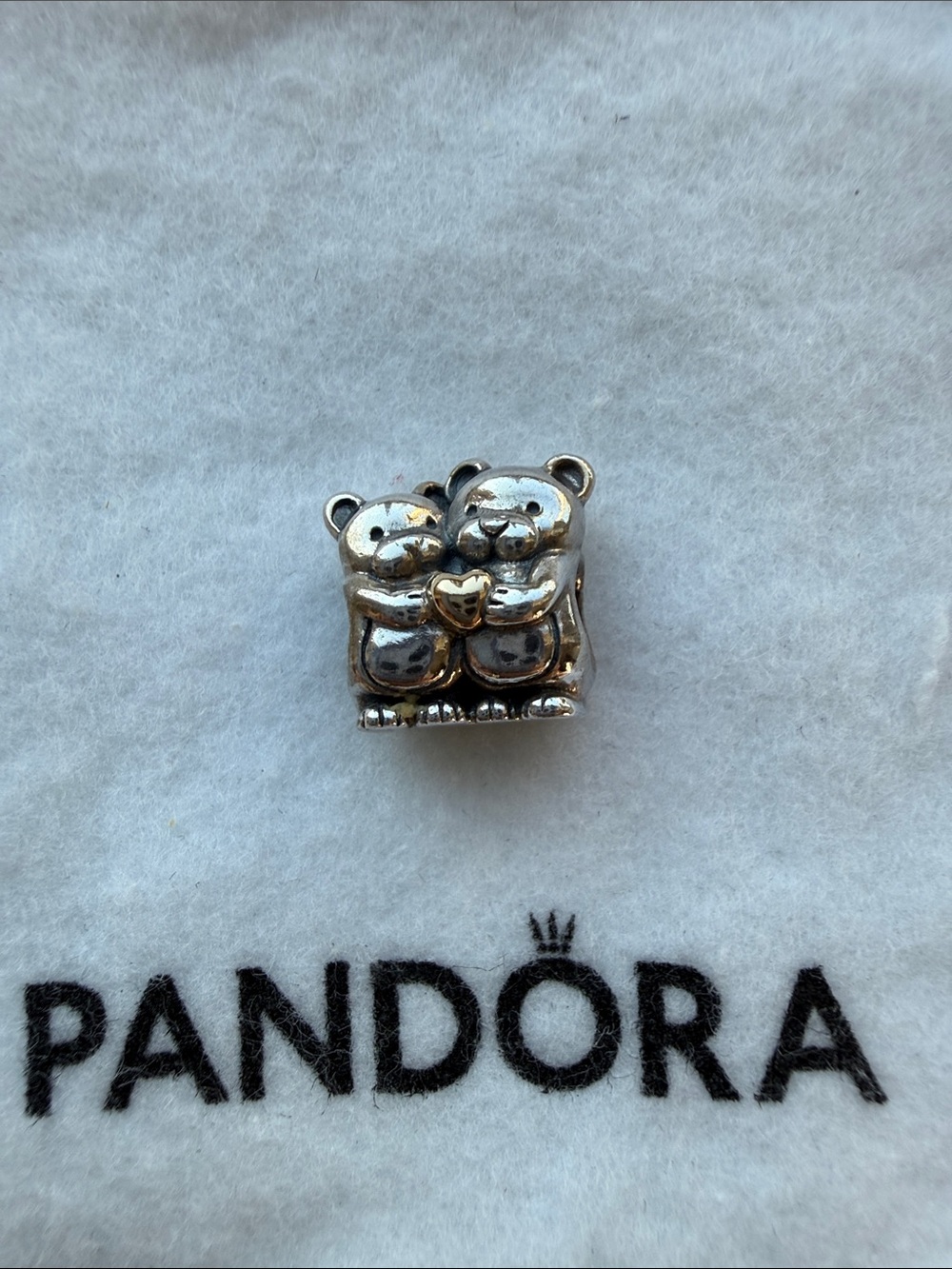 Pandora Bear Hug (gold heart)